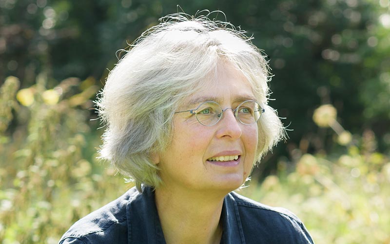 Heilpraktikerin und Tierheilpraktikerin Dr. iur. Ricarda Dill